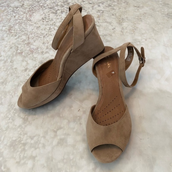 Clarks Shoes - Clarks Artisan Flores Raye Suede Wedge Sandals